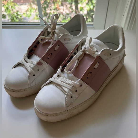 Valentino Sneakers - Picture 1 of 4